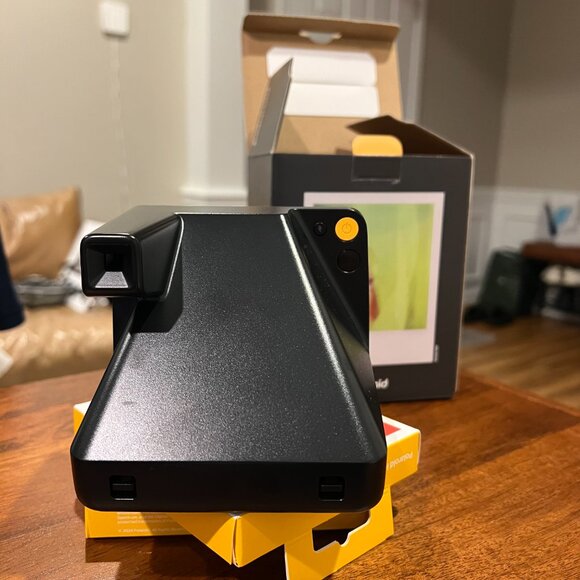 BRAND NEW Polaroid Now 2nd Generation I-Type Instant Camera + Film Bundle - Picture 4 of 5